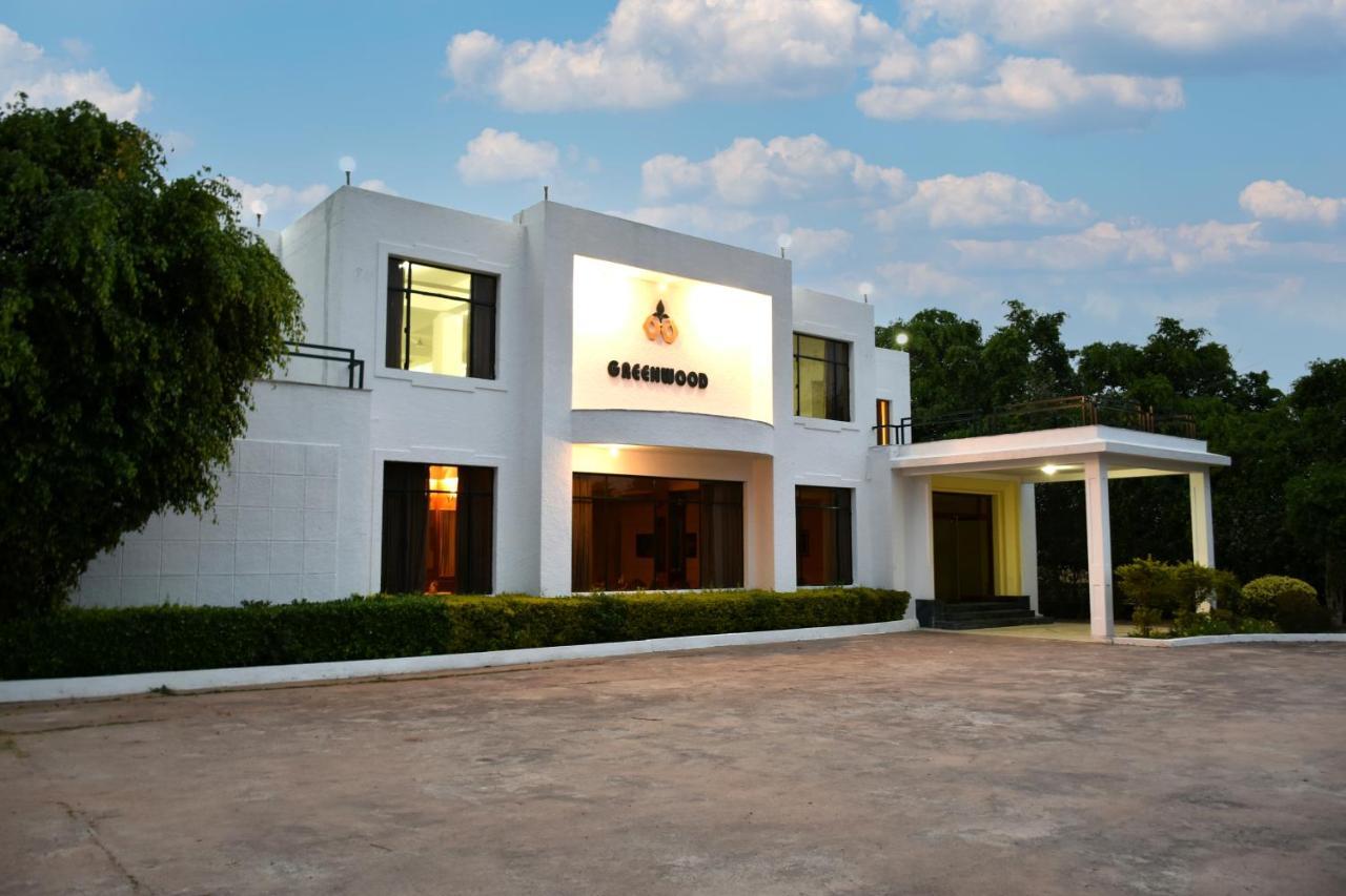 Greenwood Hotel Khajurāho Exterior foto