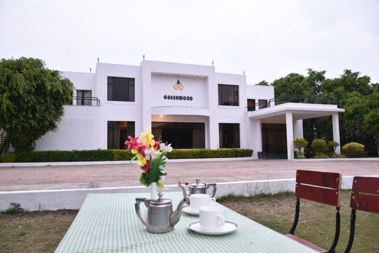 Greenwood Hotel Khajurāho Exterior foto